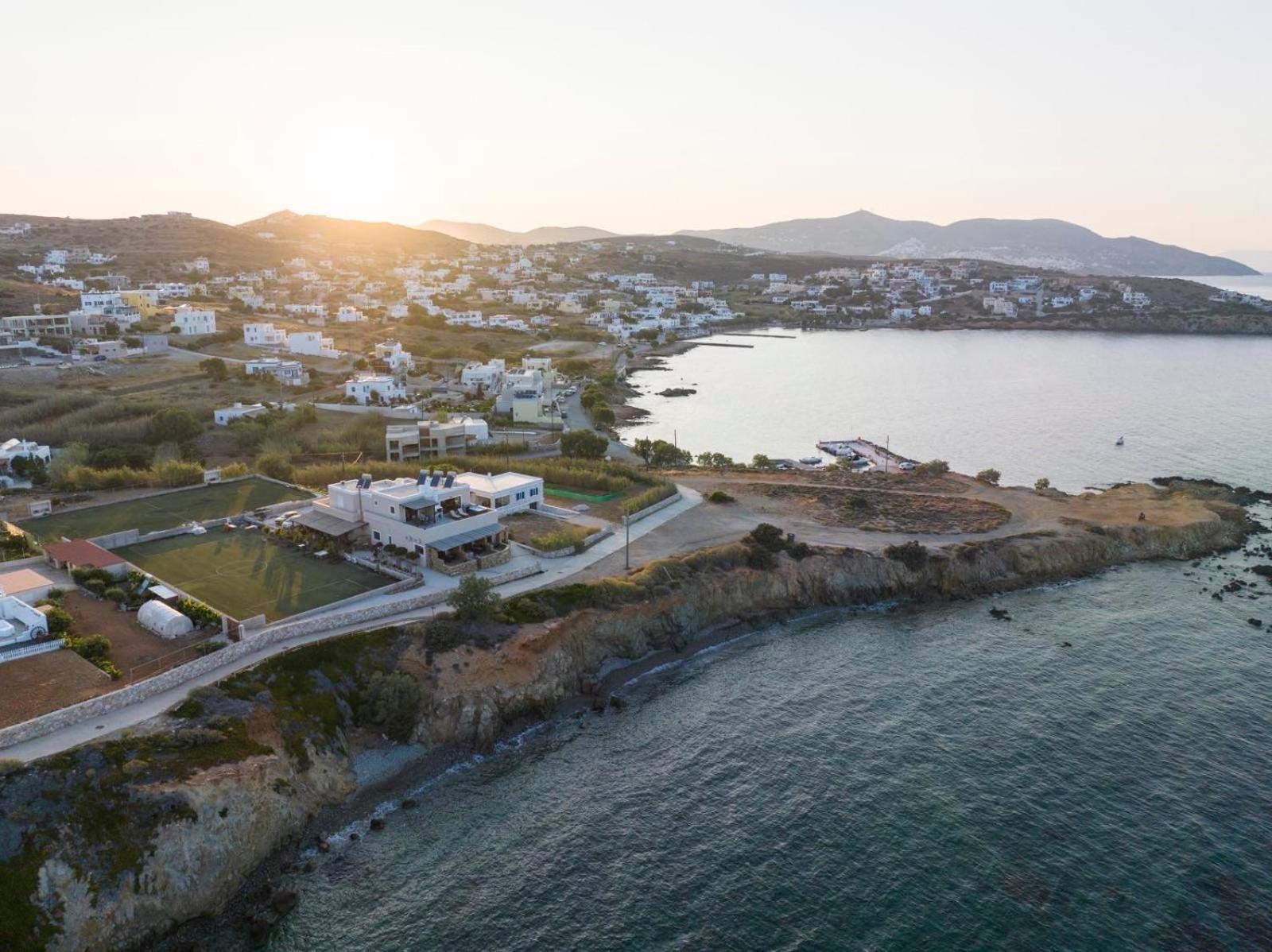 Lalari Beach Suites Vári Dış mekan fotoğraf