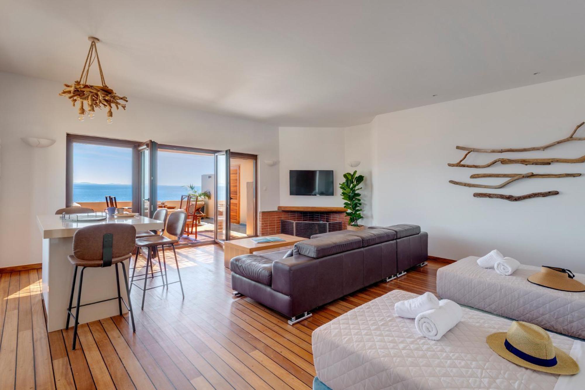 Lalari Beach Suites Vári Dış mekan fotoğraf