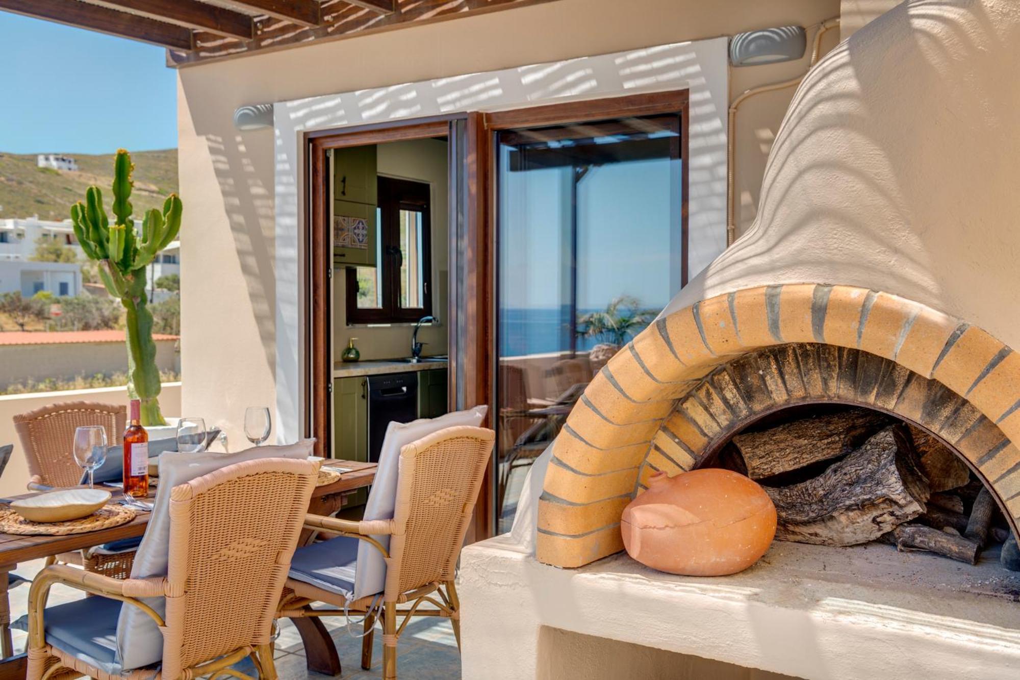 Lalari Beach Suites Vári Dış mekan fotoğraf