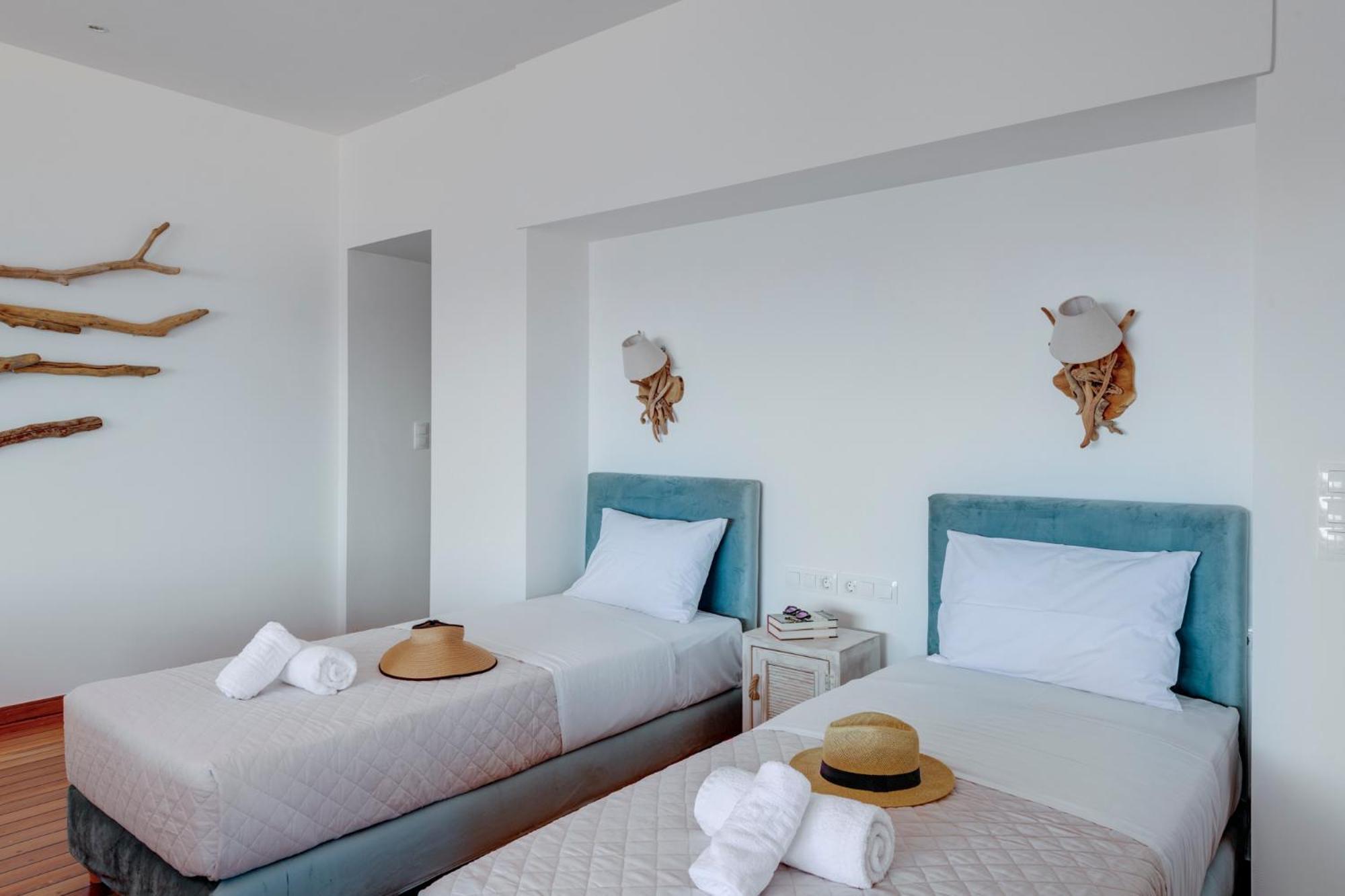 Lalari Beach Suites Vári Dış mekan fotoğraf