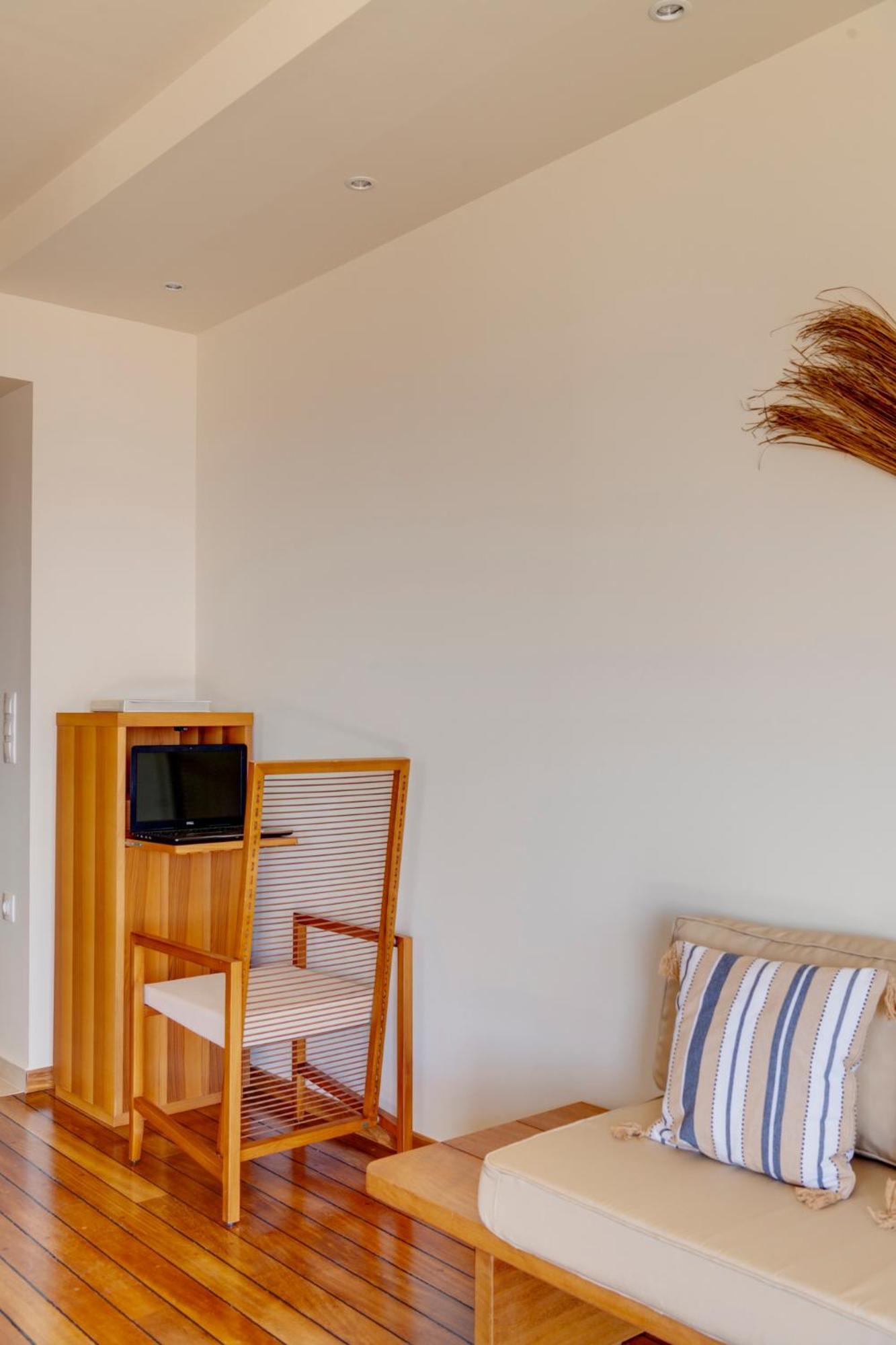 Lalari Beach Suites Vári Dış mekan fotoğraf
