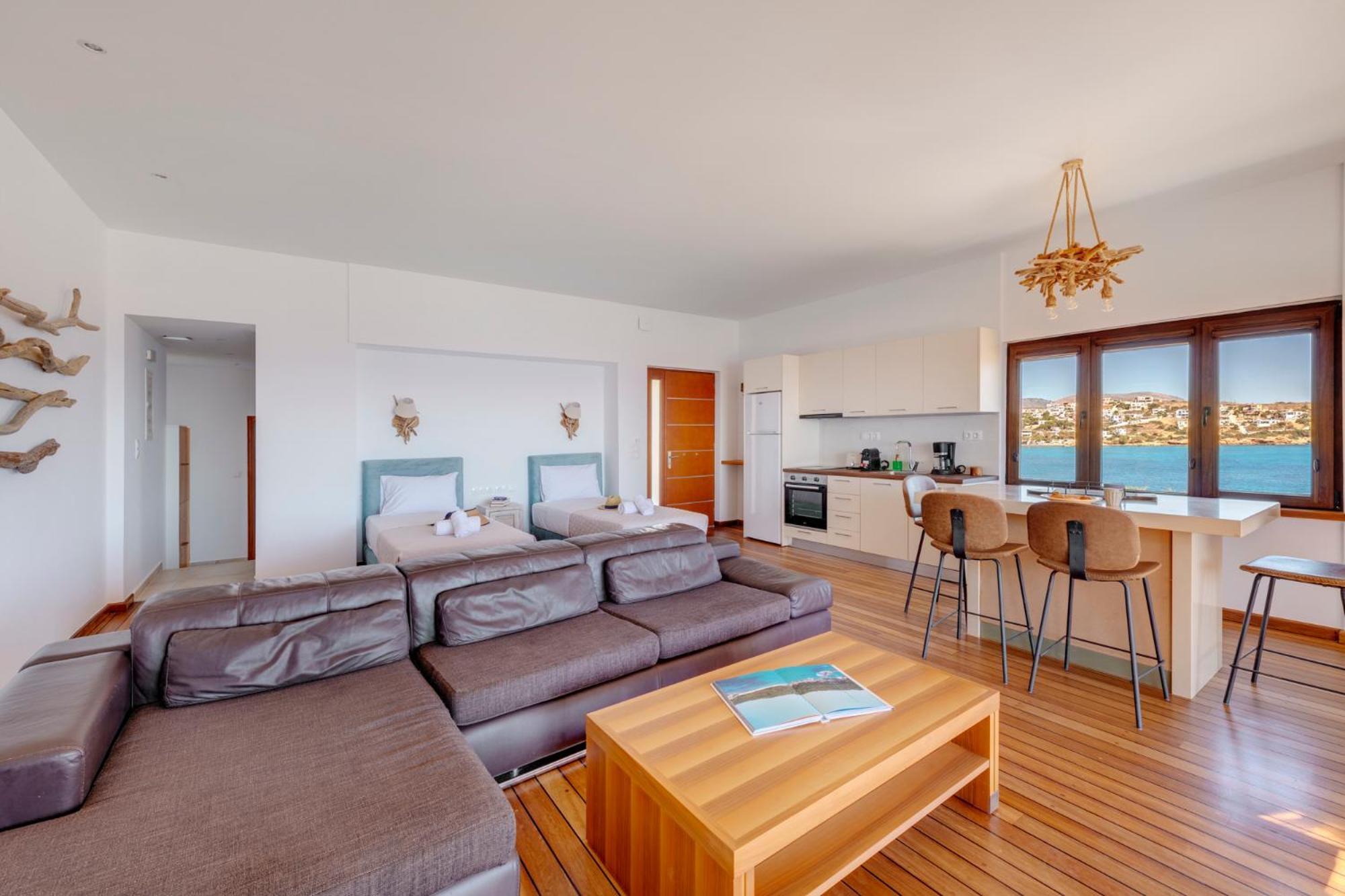 Lalari Beach Suites Vári Dış mekan fotoğraf