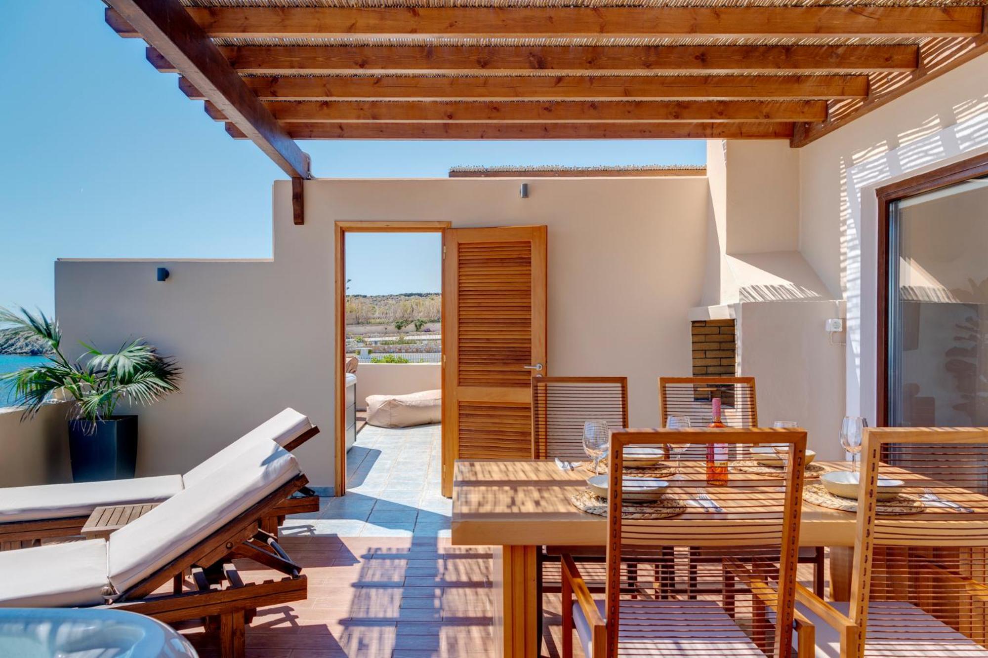 Lalari Beach Suites Vári Dış mekan fotoğraf
