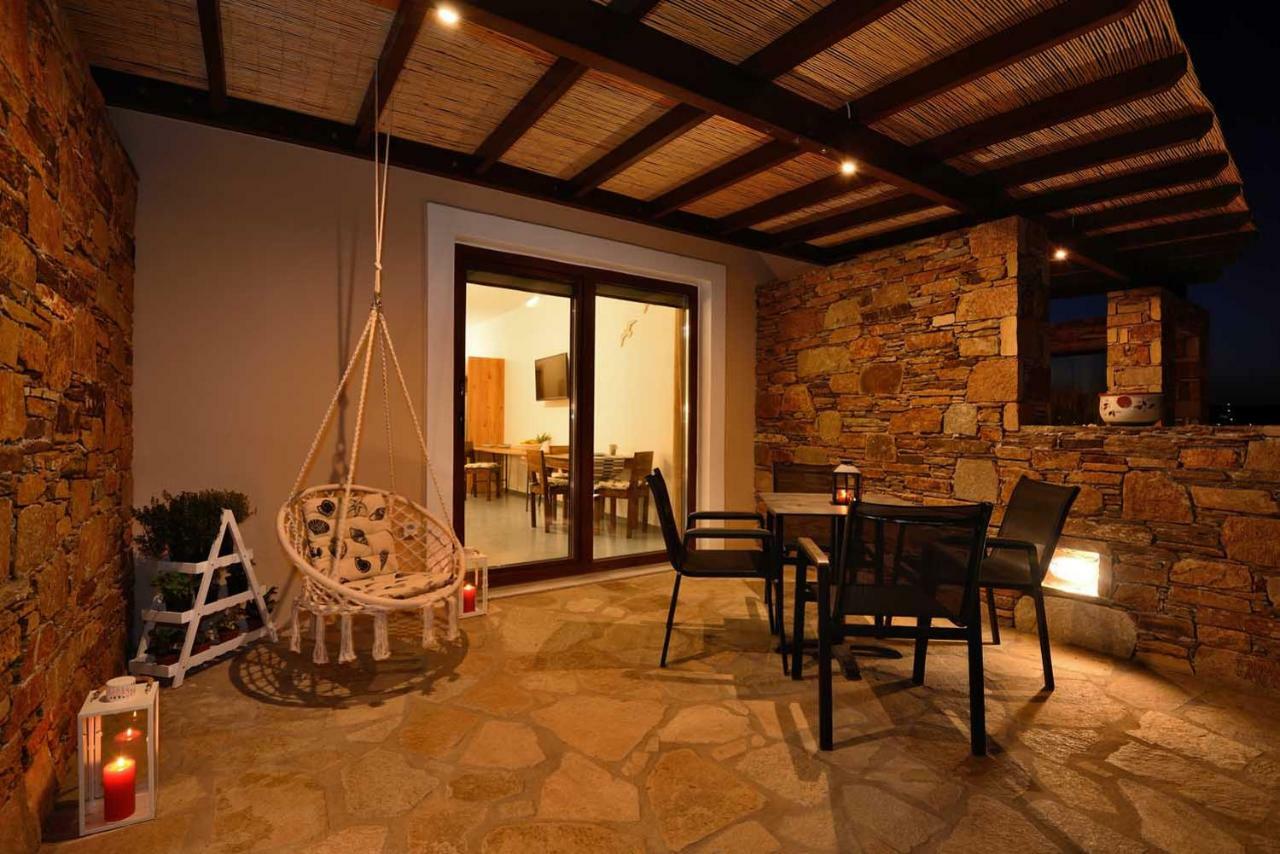 Lalari Beach Suites Vári Dış mekan fotoğraf