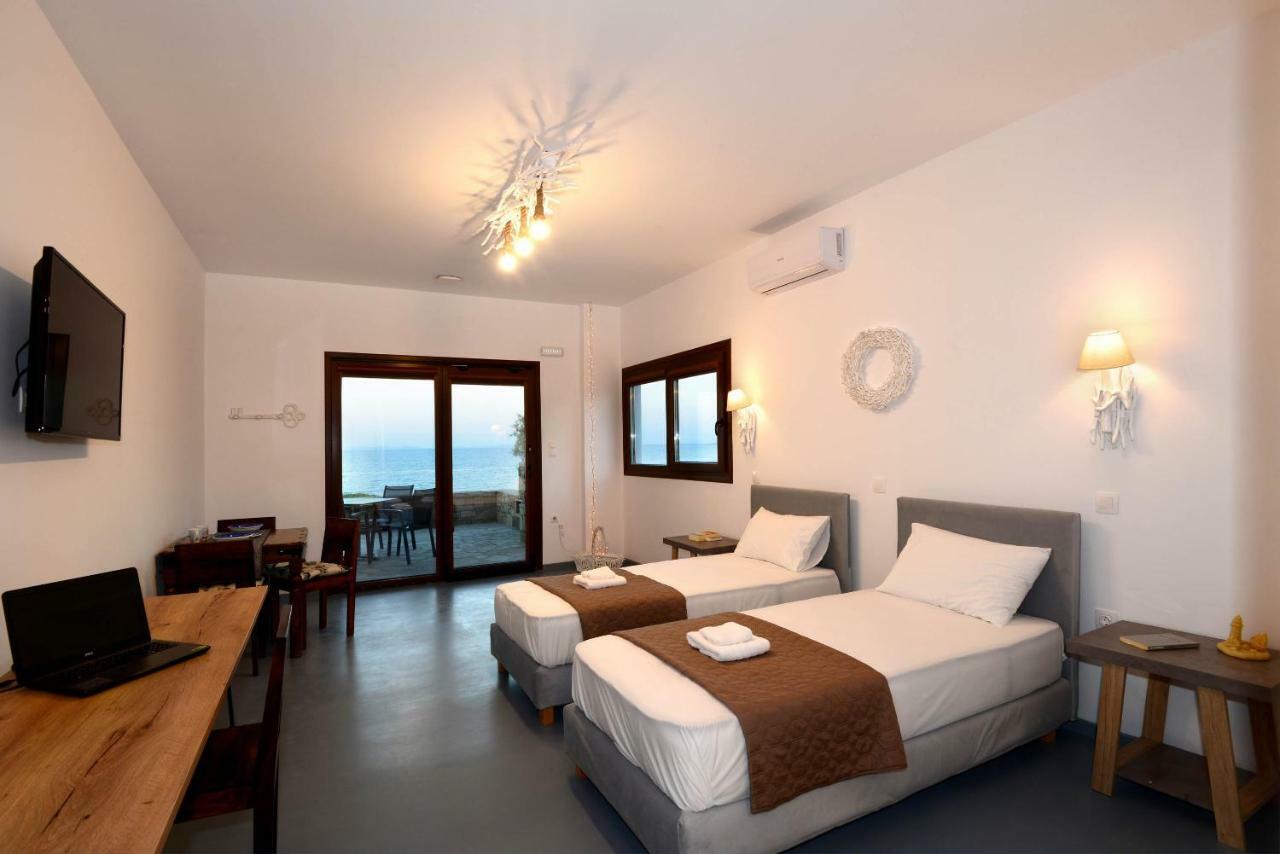 Lalari Beach Suites Vári Dış mekan fotoğraf