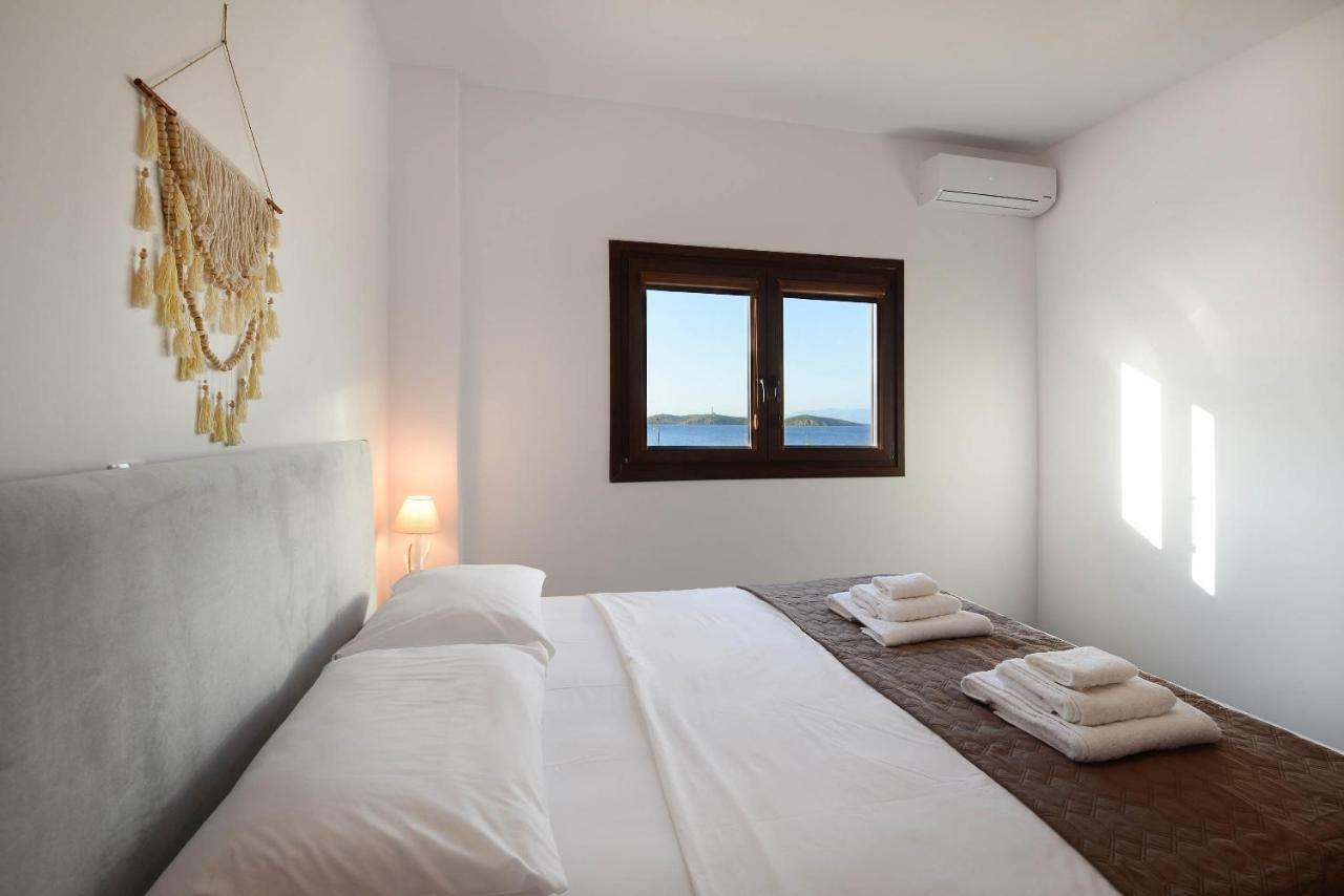 Lalari Beach Suites Vári Dış mekan fotoğraf
