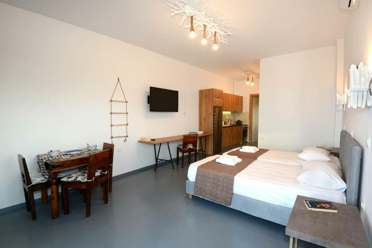 Lalari Beach Suites Vári Dış mekan fotoğraf