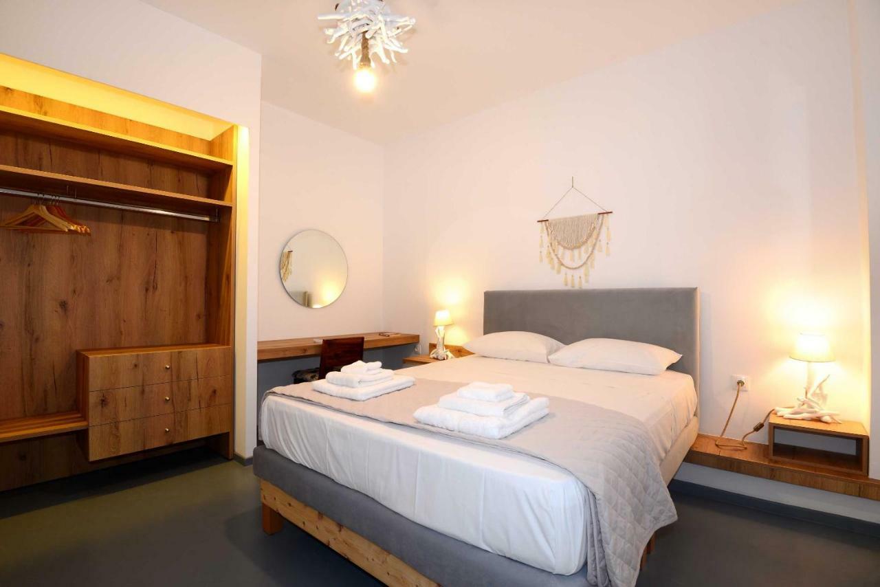 Lalari Beach Suites Vári Dış mekan fotoğraf